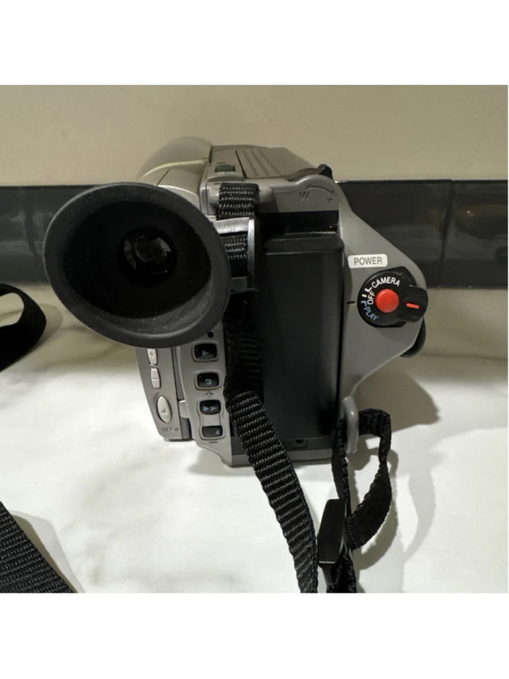 Canon ES410V Hi8 8mm Camcorder 500X Zoom Tested Works No Charger Or Cords Read
